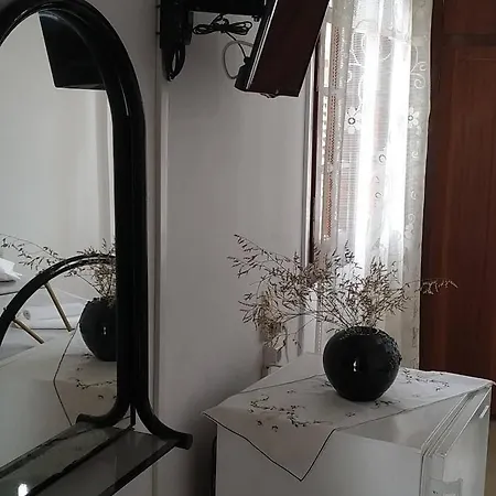מלון Nancy's